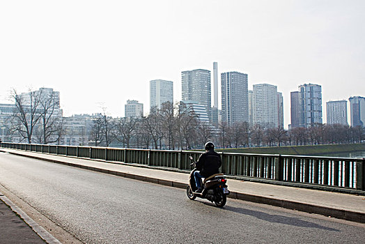 法国,巴黎,周日清晨,一个,男人,骑,摩托车,冬天