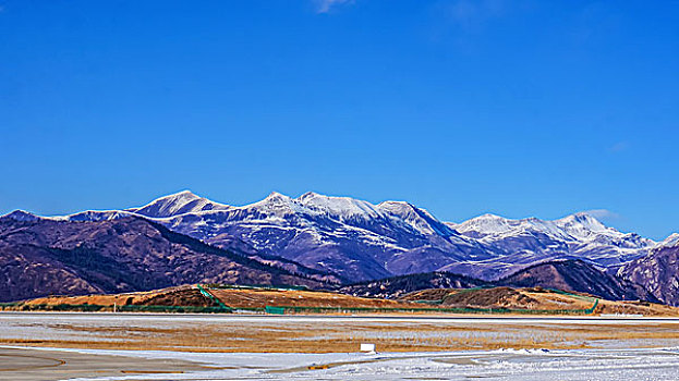 高原风光雪景