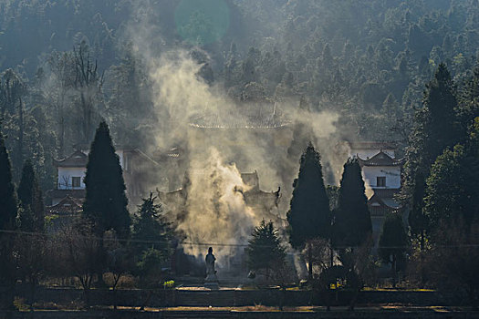 树,蓝,背景,池塘,倒影,烟,枯枝,寺庙,太阳,阳光,水,岸,淤泥,泥潭,村庄,山岗