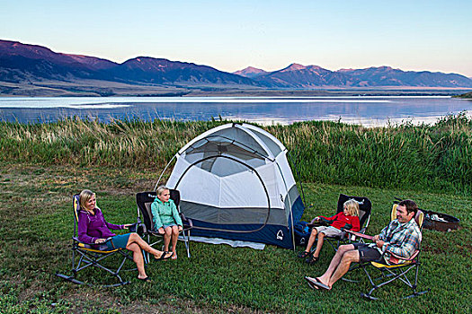 坐,帐蓬,露营,湖,靠近,蒙大拿,美国