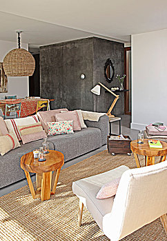 灰色,沙发,圆,木质,边桌,地毯,休闲沙发,区域,室内