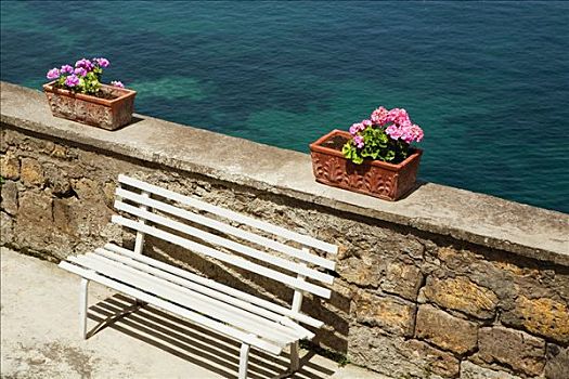 空,长椅,盆栽,海边,那不勒斯湾,索伦托,索伦托半岛,那不勒斯省,坎帕尼亚区,意大利