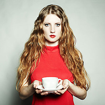 头像,女人,红裙,一杯咖啡