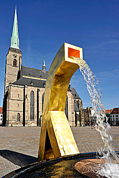 喷泉,大教堂,共和国广场,比尔森,波希米亚,捷克共和国,欧洲
