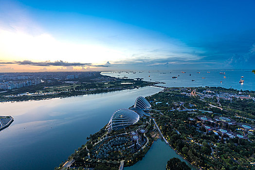 鸟瞰新加坡城市全貌