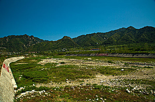 秦岭山