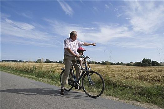 爷爷,骑自行车,孙女,丹麦