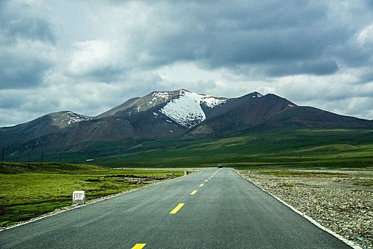 雪山草原公路