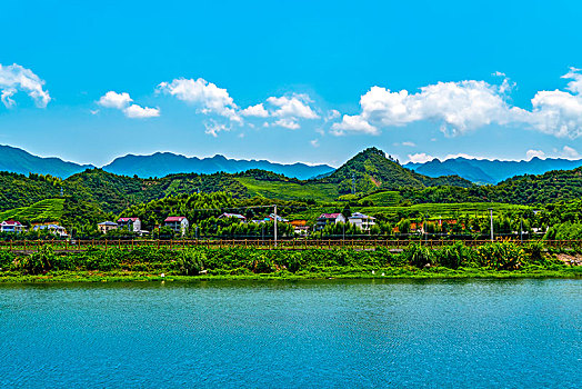 千岛湖美丽的山水风光