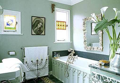 折衷,浴室,特写,木头,浴缸,绿色,墙壁,彩色玻璃窗