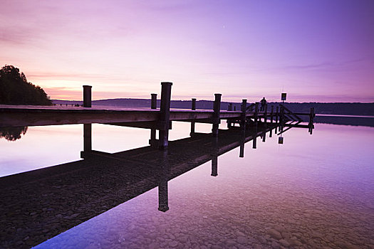 码头,黎明,施塔恩贝格湖,巴伐利亚,德国