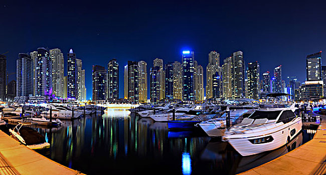 迪拜滨海区码头夜景