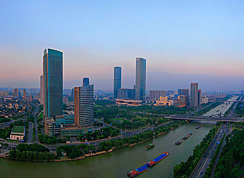 京杭大运河无锡段城市夜景