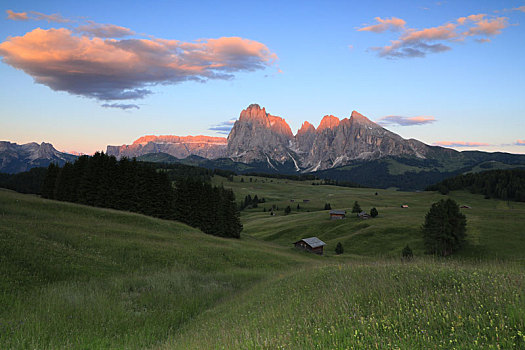 休斯山