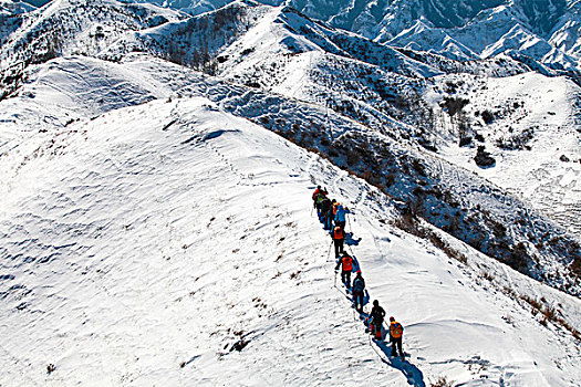 徒步天山雪山