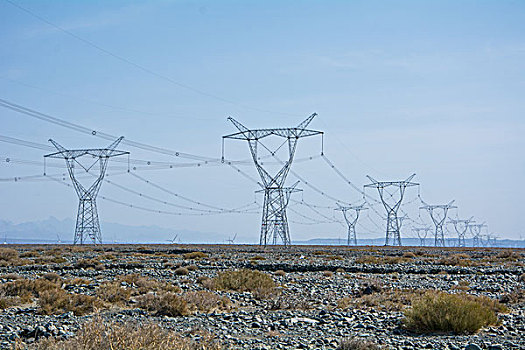 新疆达坂城风力发电站输电塔
