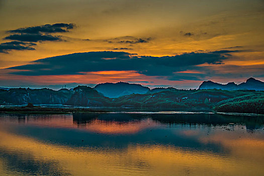 河流,倒影,山脉,山,晚霞,夕阳,云,暗调,蓝色,水,树