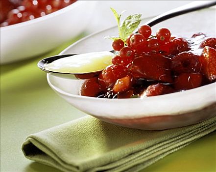 红莓,奶油,碗,奶油冻,勺子