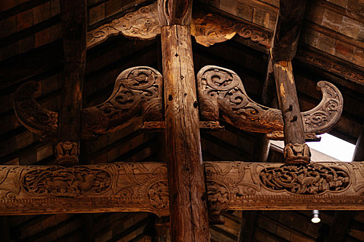中国古建筑木雕梁