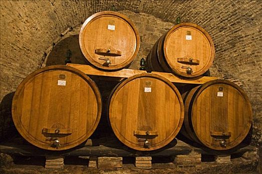 老,酒窖,蒙蒂普尔查诺红葡萄酒,托斯卡纳,意大利,欧洲