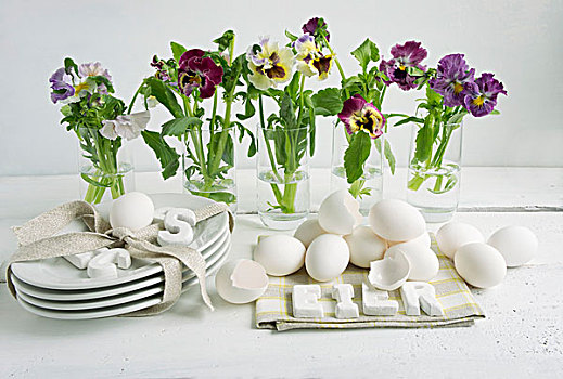 复活节餐桌,桌面摆饰,堇菜属,蛋