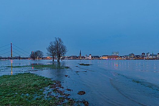 洪水,莱茵河,正面,老城,蓝色,钟点,杜塞尔多夫,北莱茵威斯特伐利亚,德国,欧洲