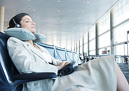 商务旅行,坐,机场休息室,打盹,颈部,枕头