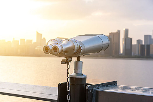 望远镜观测城市