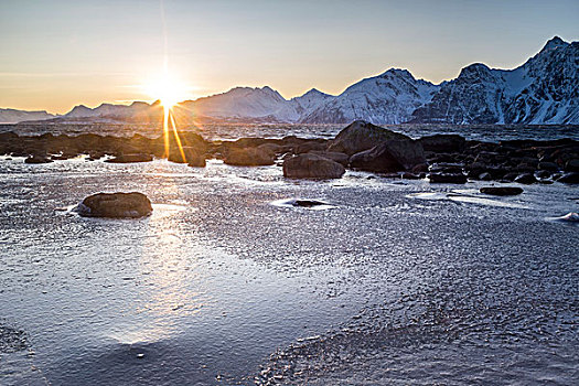 太阳,后面,阿尔卑斯山,特罗姆斯,挪威,欧洲