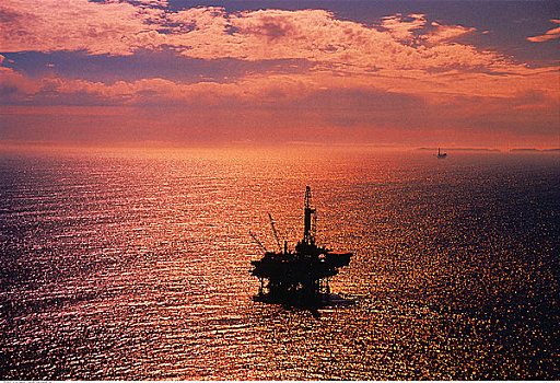 近海石油钻井,日落,加利福尼亚,美国