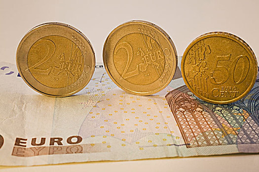 三个,欧元硬币,欧元,货币,棚拍