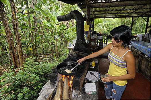 哥斯达黎加,靠近,阿雷纳尔,小,乡村,女青年,制作,肉馅卷饼