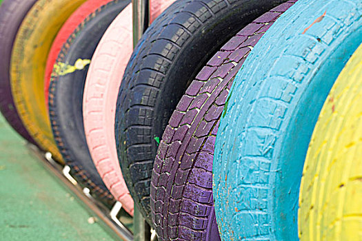 彩色的轮胎,幼儿园儿童运动玩具