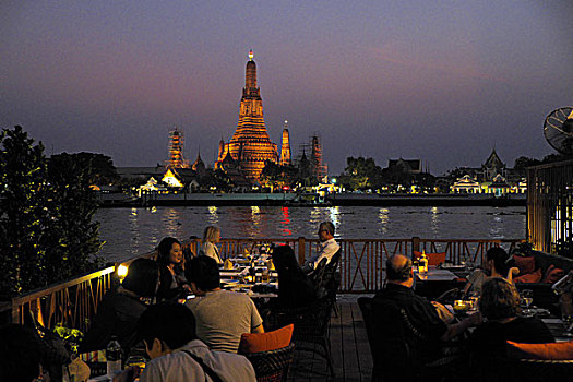 曼谷湄南河畔夜色