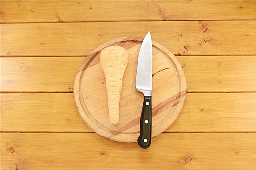 生食,欧防风根,刀,木板