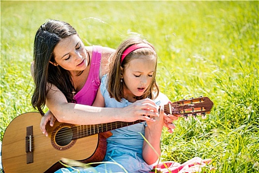 母亲,教育,女儿,弹吉他
