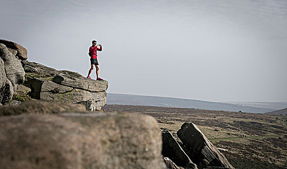 男性,跑步,摄影,上衣,边缘,峰区,德贝郡,英国
