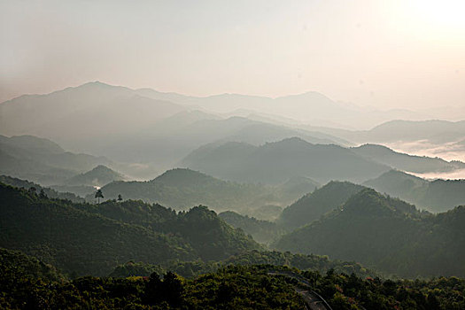 江西婺源石城的群山