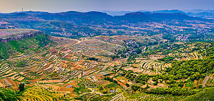 山东沂蒙山梯田