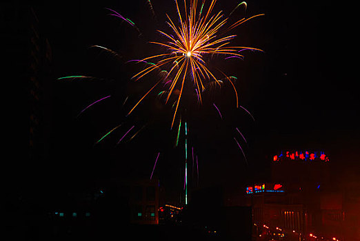 夜空中的烟花