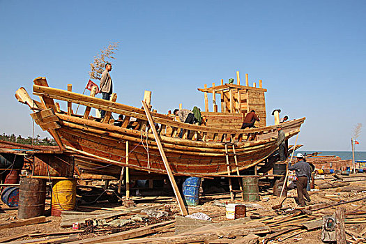 打造新的木质渔船
