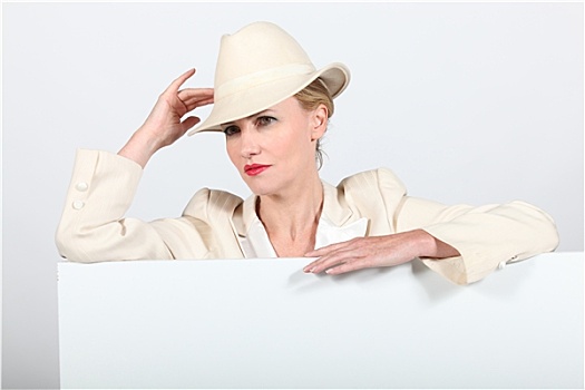 女人,乳白色,套装,软毡帽,留白,就绪,信息