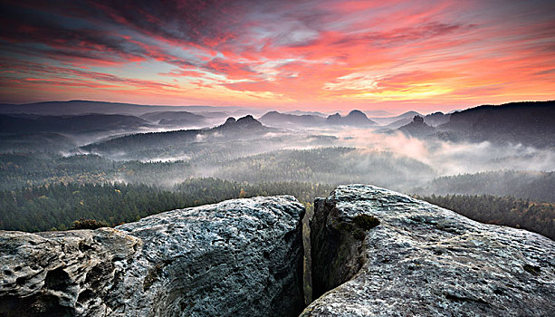 风景,日出,晨雾,缝隙,砂岩,山,撒克逊瑞士,国家公园,萨克森,德国,欧洲