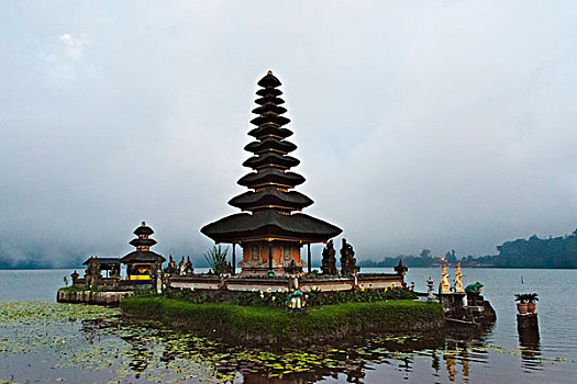 普拉布拉坦寺,布拉坦湖,水,庙宇,巴厘岛,印度尼西亚,大幅,尺寸