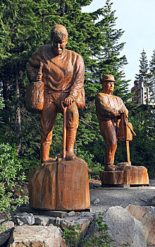加拿大不列颠哥伦比亚省温哥华市格劳斯山林区的伐木工木雕