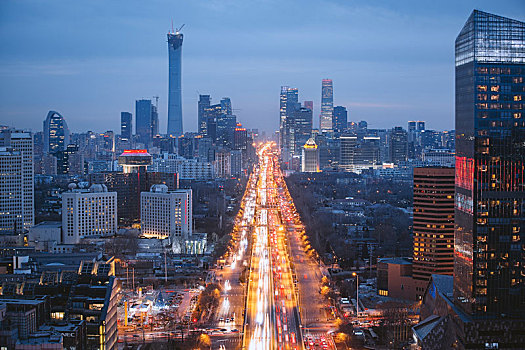 北京三环主路晚高峰车流夜景