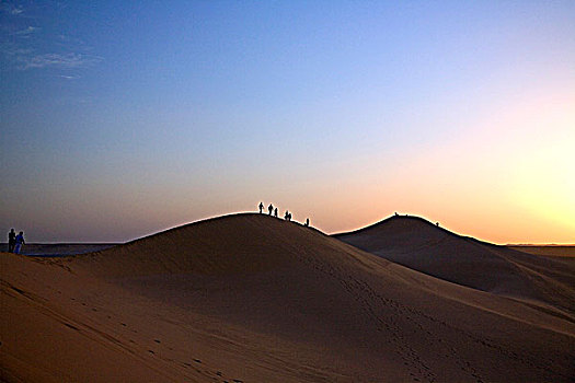 加达梅斯,利比亚,游客,站立,上面,荒漠沙丘,户外,新城,等待,壮观,日落