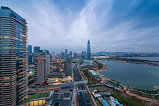 中国广东深圳南山后海湾都市风光