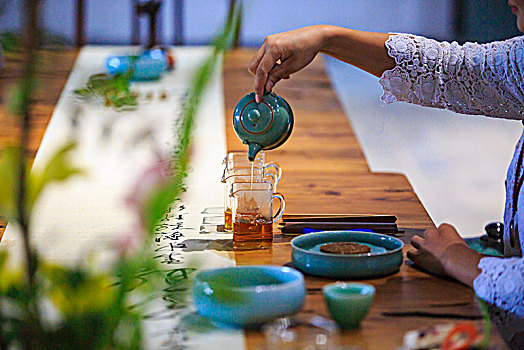 茶道,案台,花,茶文化,青瓷,书画,传统文化,宣纸,茶艺师