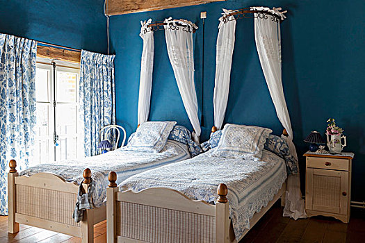 相似,床,白色,冠,蓝色背景,墙壁,卧室